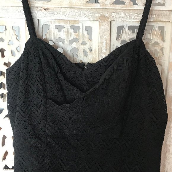 NEW Guess Dezzie Lace Short Romper Black Small - Picture 9 of 14